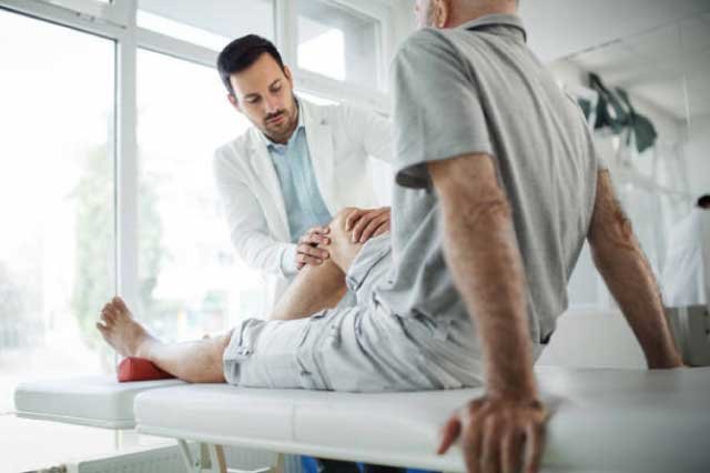 Top 5 Mistakes After Knee Replacement Surgery -Neglecting Physical Therapy