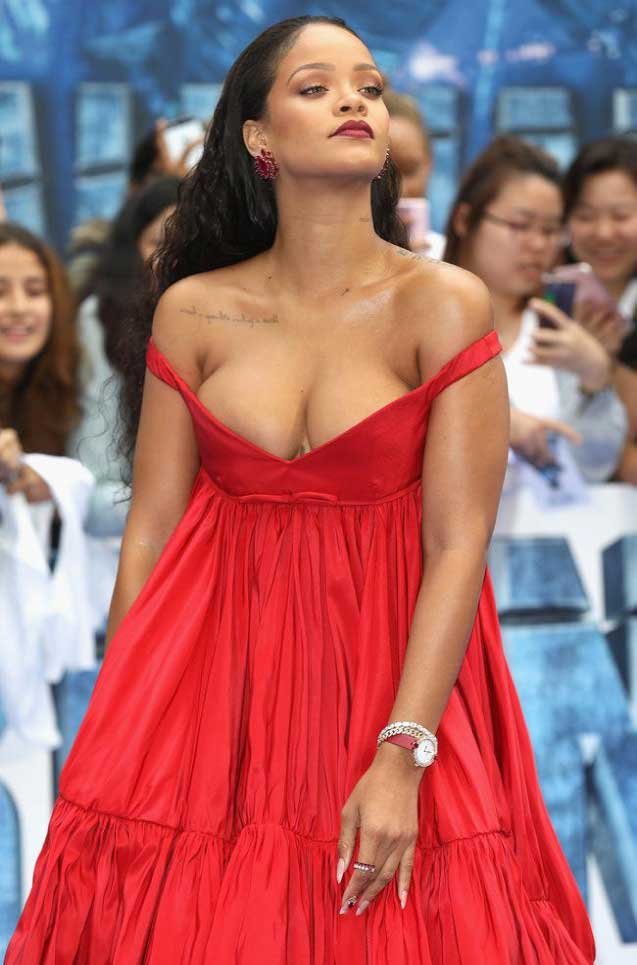 Rihanna is One of the Hottest Female Celebrities