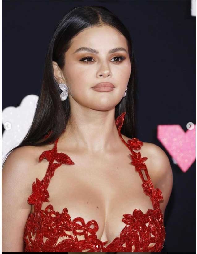 Selena Gomez is One of the Hottest Female Celebrities